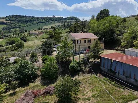 casa indipendente in vendita a Monterubbiano
