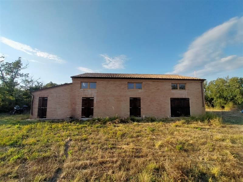 casa indipendente in vendita a Monterubbiano