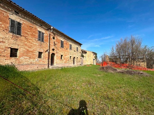 casa indipendente in vendita a Monterubbiano in zona Montotto