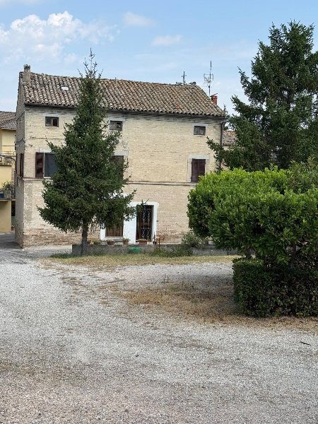 casa indipendente in vendita a Monterubbiano in zona Montotto