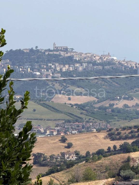 appartamento in vendita a Monterubbiano in zona Montotto