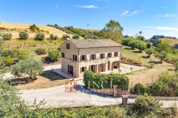 casa indipendente in vendita a Monterubbiano in zona Montotto