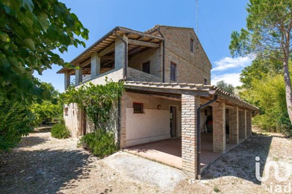 casa indipendente in vendita a Monte San Pietrangeli in zona San Rustico