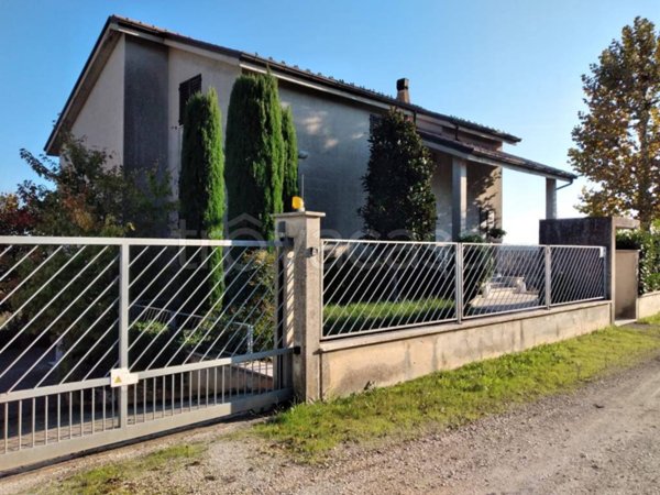 casa indipendente in vendita a Monte San Pietrangeli in zona San Rustico