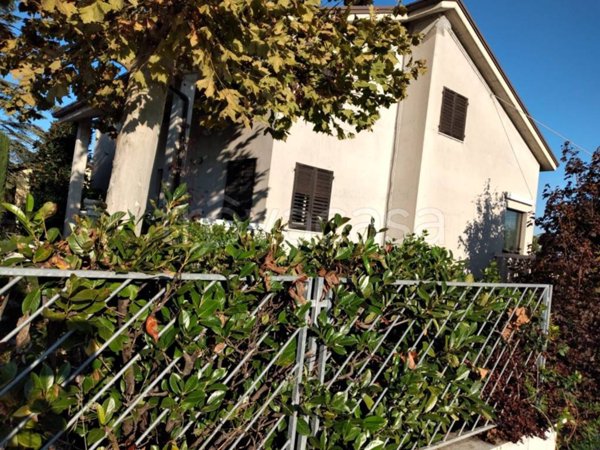 casa indipendente in vendita a Monte San Pietrangeli in zona San Rustico