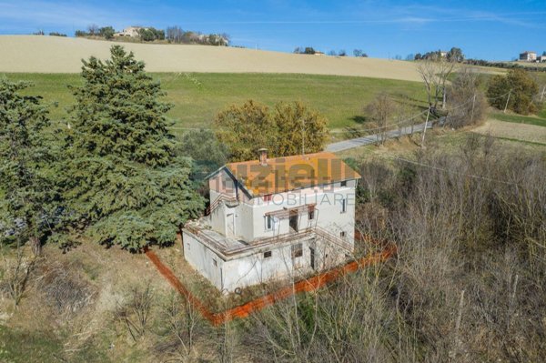 casa indipendente in vendita a Monte San Pietrangeli