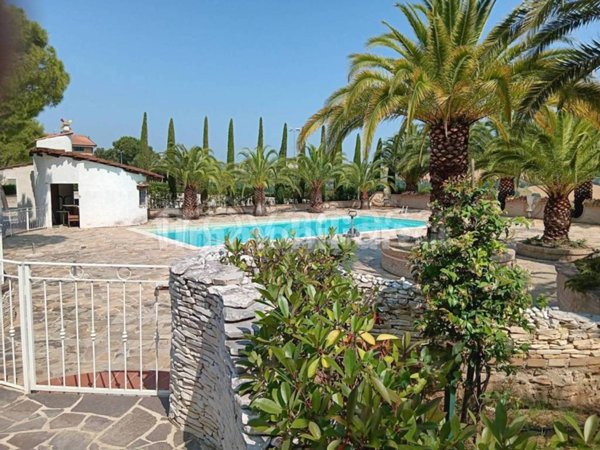 negozio in vendita a Monte San Pietrangeli