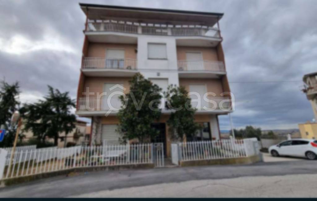 locale commerciale in vendita a Monte San Pietrangeli