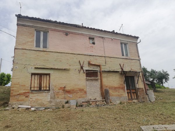 casa indipendente in vendita a Monte San Pietrangeli