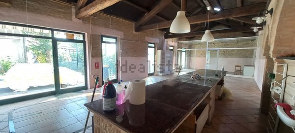 negozio in vendita a Monte San Pietrangeli