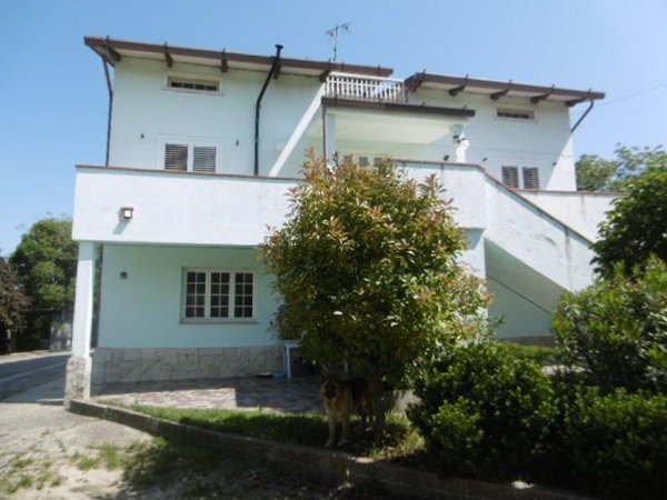 casa indipendente in vendita a Monte San Pietrangeli in zona San Rustico