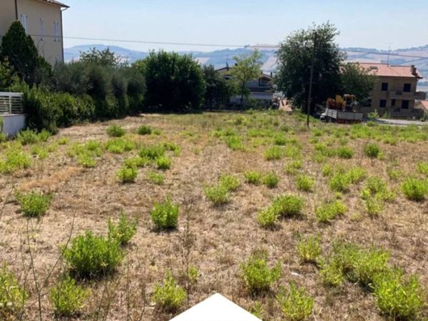 casa semindipendente in vendita a Monte Urano