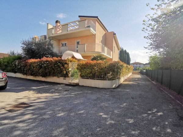 casa indipendente in vendita a Monte Urano