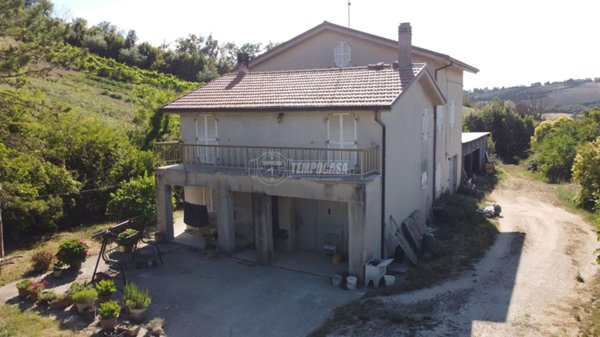 casa indipendente in vendita a Monte Urano