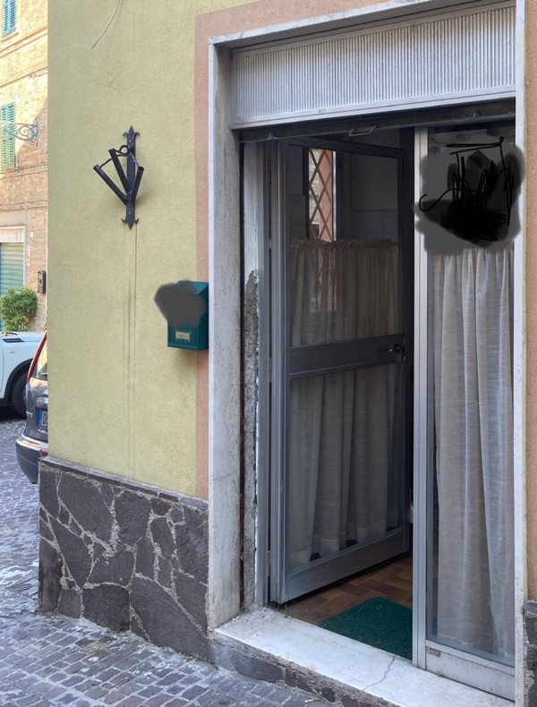 locale commerciale in vendita a Monte Urano