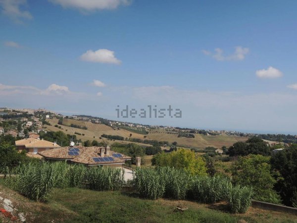 casa semindipendente in vendita a Monte Urano