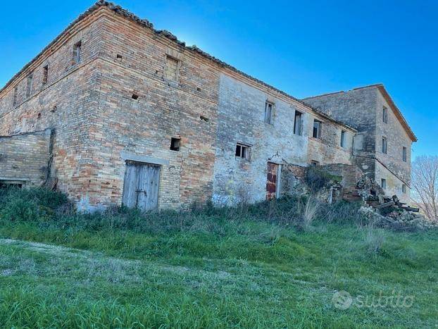 terreno agricolo in vendita a Monte Urano