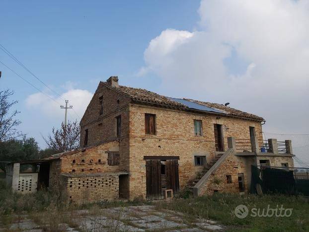 terreno agricolo in vendita a Monte Urano
