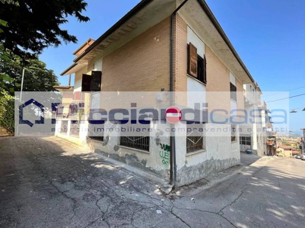 casa indipendente in vendita a Monte Urano