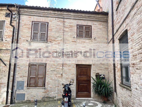 casa indipendente in vendita a Monte Urano