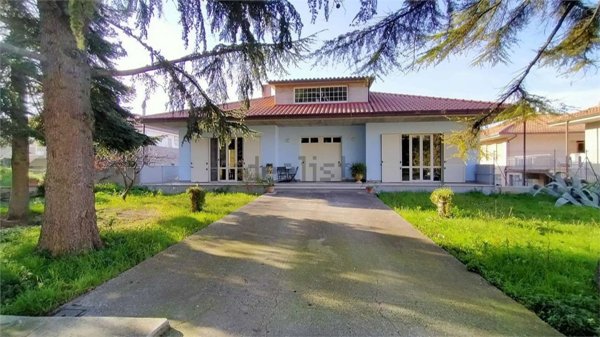 casa indipendente in vendita a Monte Urano