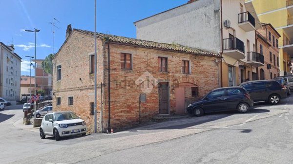 casa semindipendente in vendita a Monte Urano