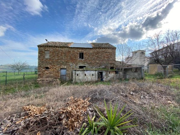 casa indipendente in vendita a Monte Urano