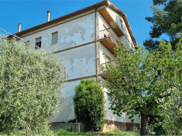 casa indipendente in vendita a Monte Urano