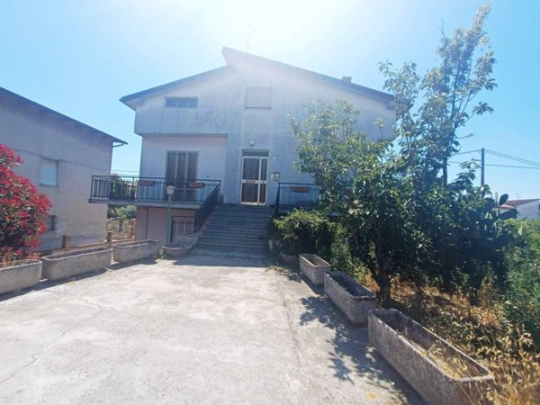 casa indipendente in vendita a Monte Urano