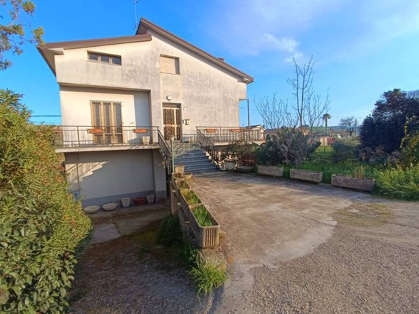 casa indipendente in vendita a Monte Urano