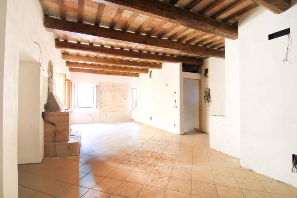 casa indipendente in vendita a Monte Urano
