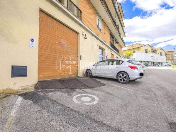 negozio in vendita a Monte Urano