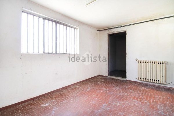 locale commerciale in vendita a Monte Urano