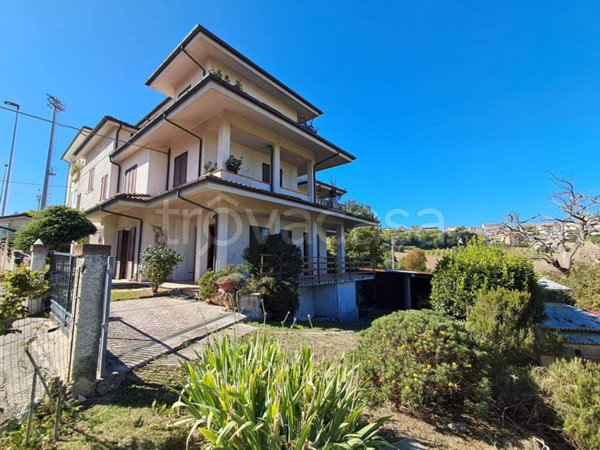casa indipendente in vendita a Monte Urano