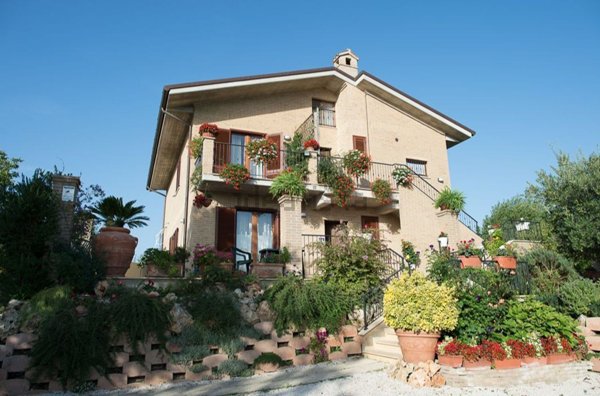 casa indipendente in vendita a Monte Urano