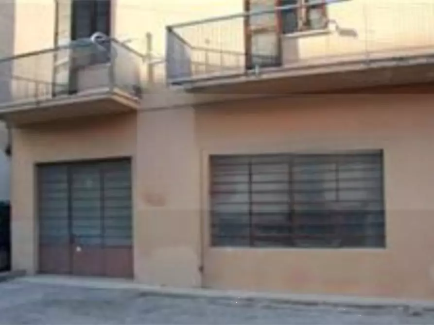 locale di sgombero in vendita a Monte Urano