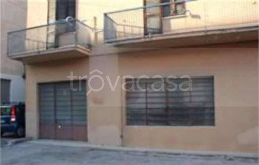 locale di sgombero in vendita a Monte Urano