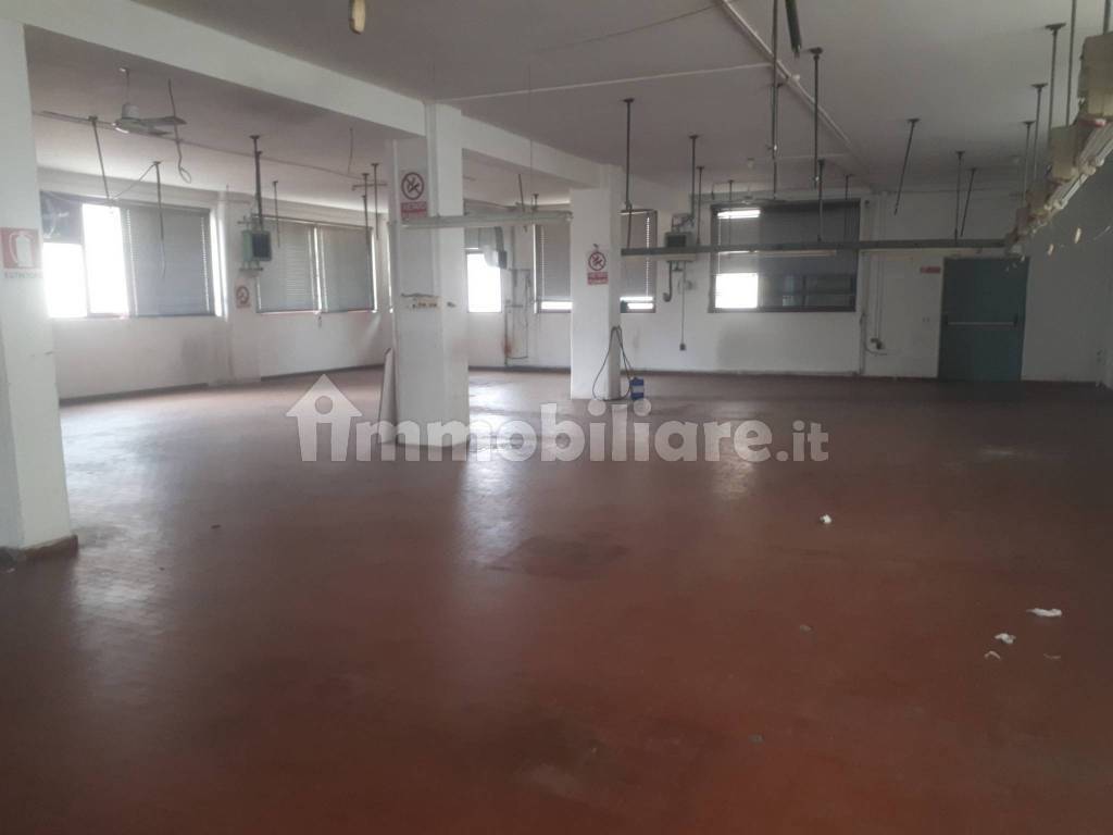 negozio in vendita a Monte Urano