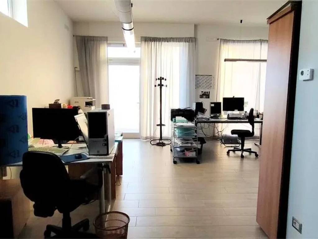 negozio in vendita a Monte Urano