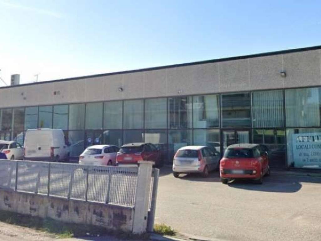 negozio in vendita a Monte Urano