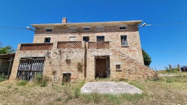 casa indipendente in vendita a Monte Urano