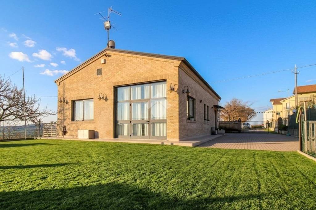 casa indipendente in vendita a Monte Urano