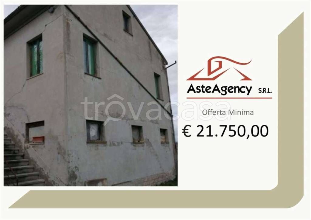 casale in vendita a Monte Urano