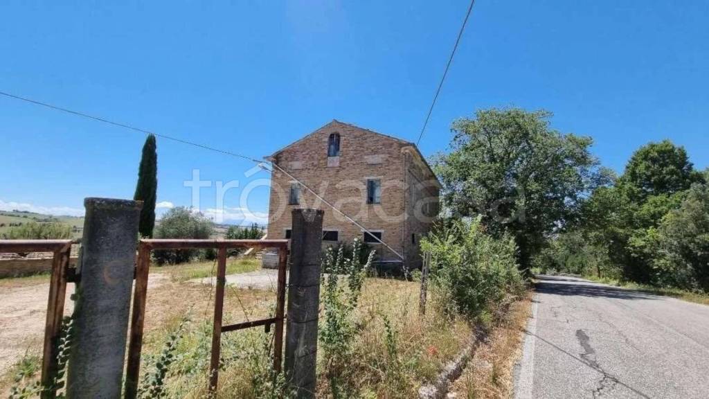 casa indipendente in vendita a Monte Urano