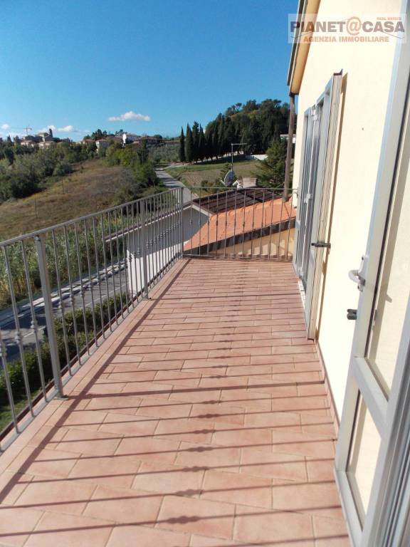 appartamento in vendita a Monte Vidon Combatte in zona Collina Vecchia