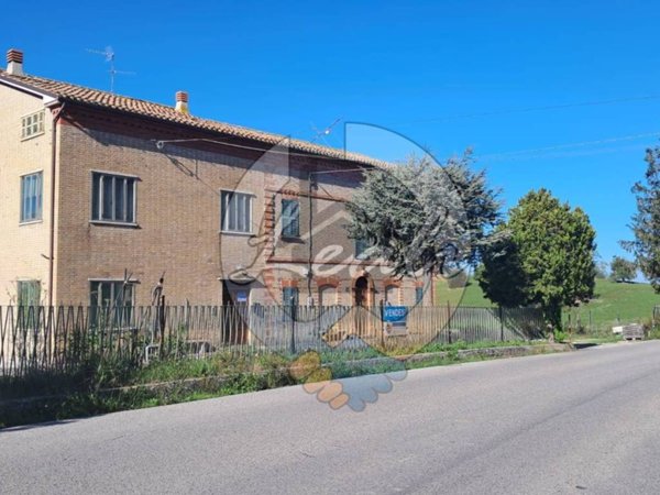 casa indipendente in vendita a Monte Vidon Corrado