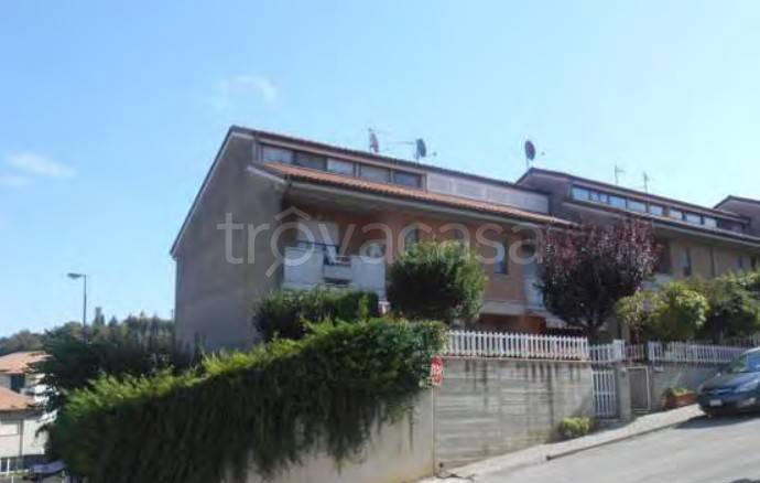 casa indipendente in vendita a Monte Vidon Corrado