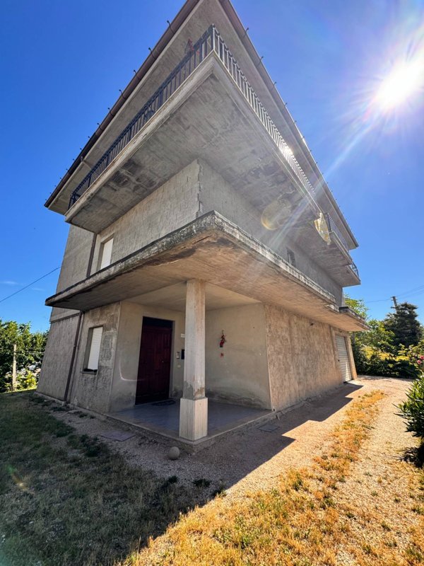 casa indipendente in vendita a Monte Vidon Corrado