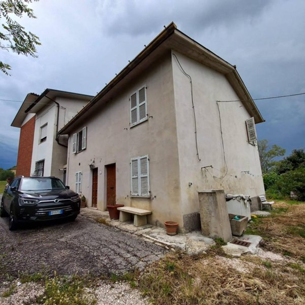 casa indipendente in vendita a Monte Vidon Corrado