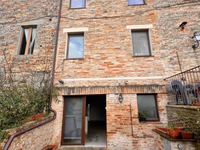 casa indipendente in vendita a Monte Vidon Corrado